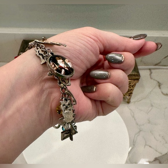 Harry Potter Charm Bracelet - Horcrux - Owl - Snake - Sorting Hat - EUC - Picture 13 of 15